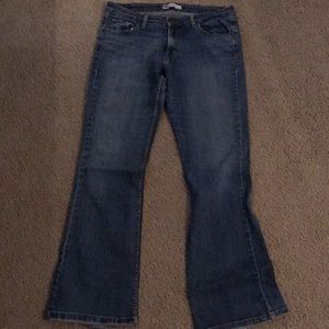 Women’s size 13 light wash Levi’s jeans